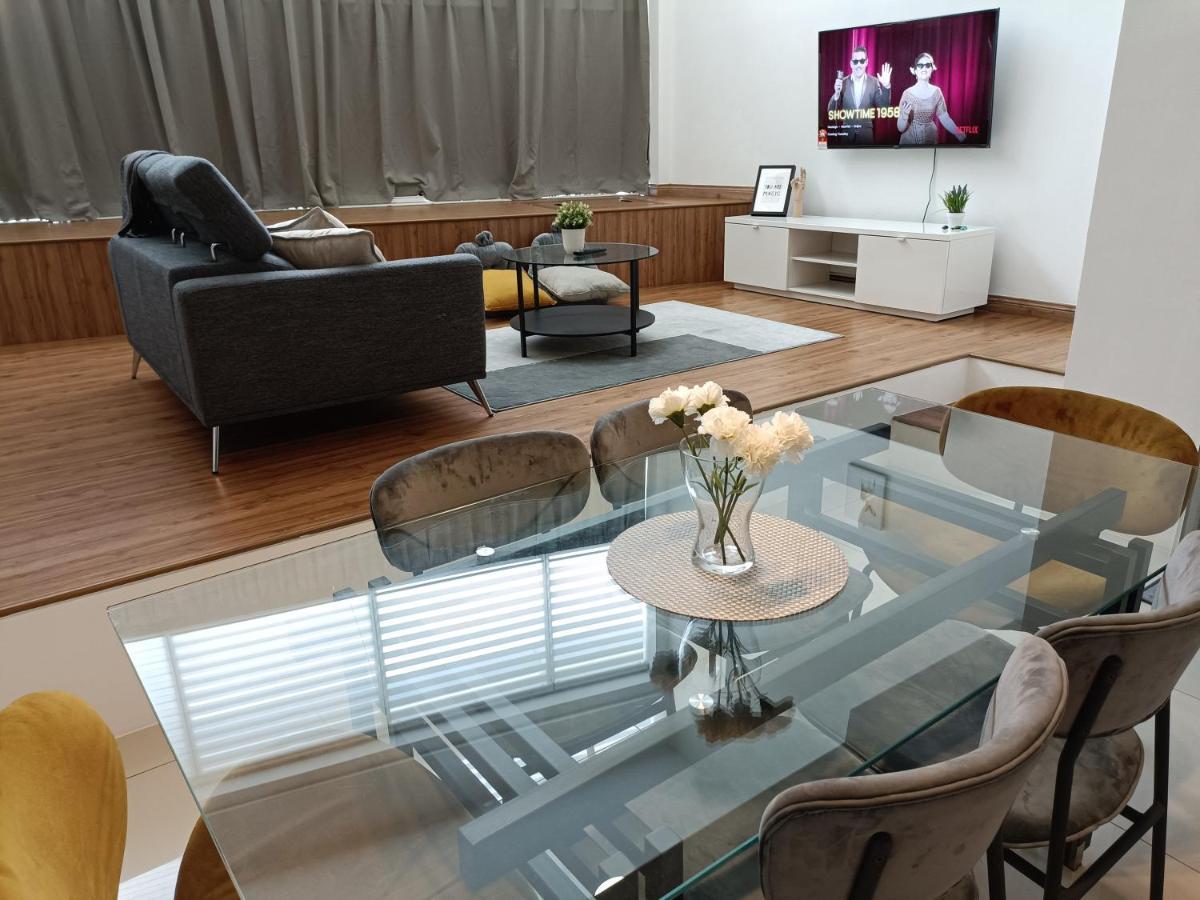 Loft Signature Executive Suite Empire City ペタリンジャヤ エクステリア 写真